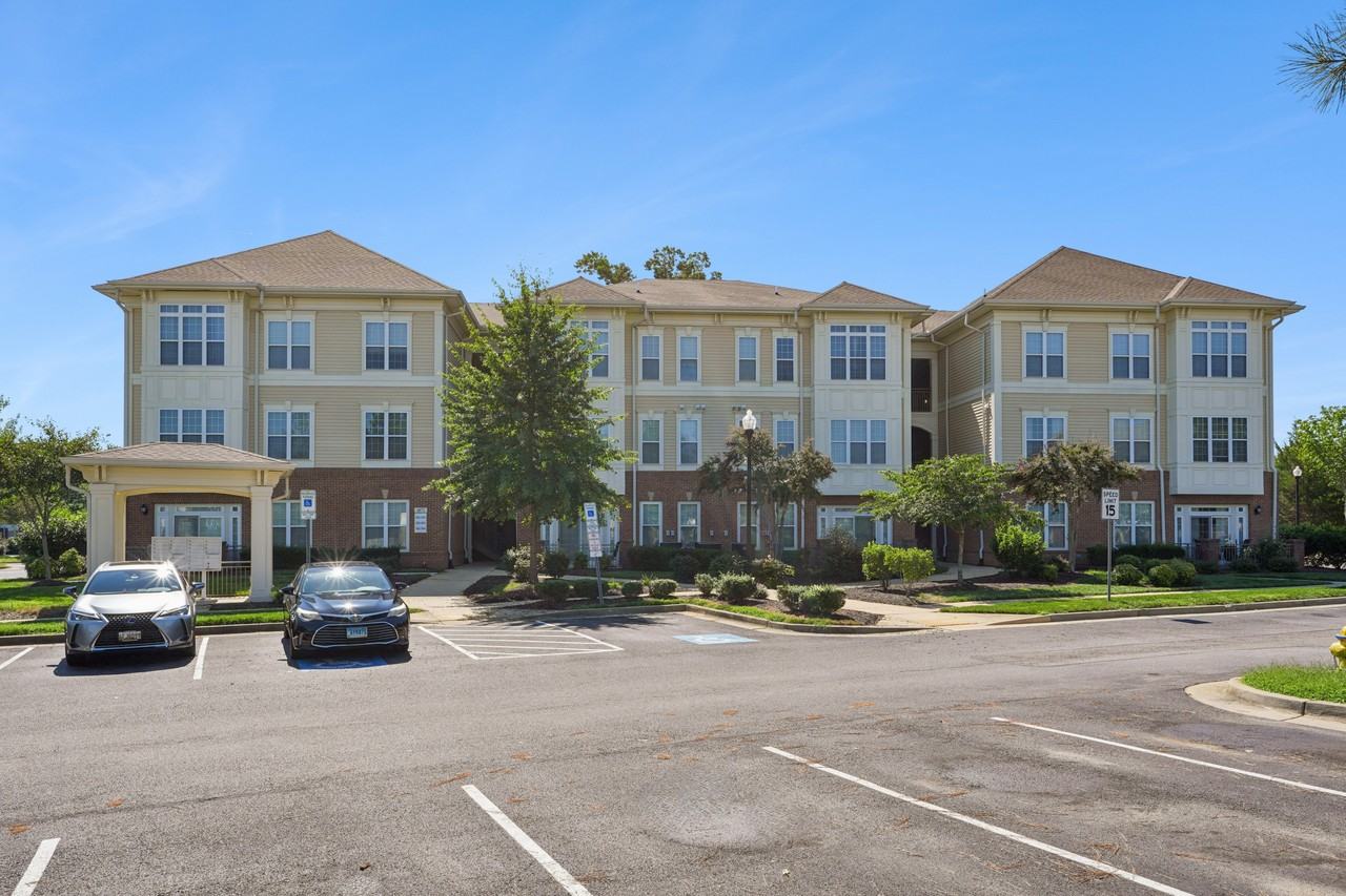 The Nines at Gleneagles Apartments - Photo 3 of 20