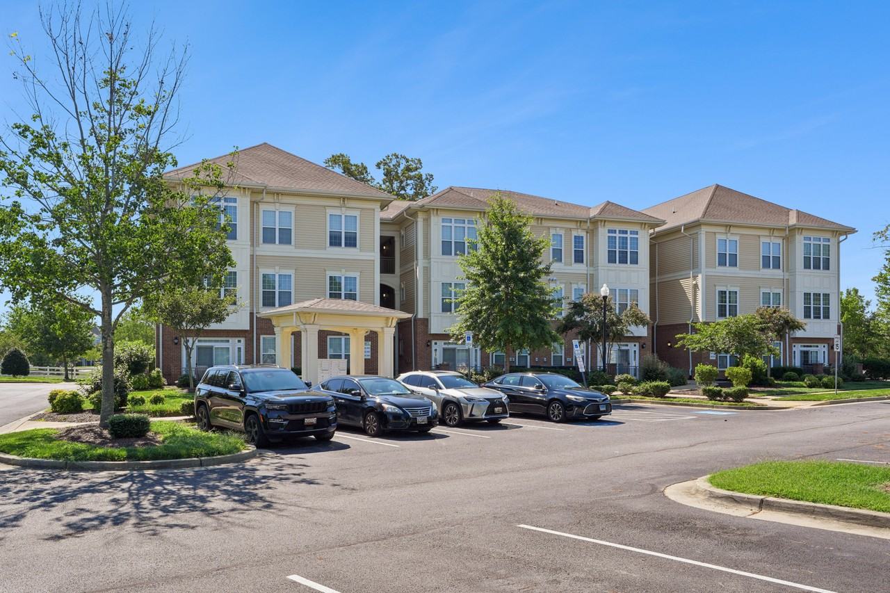 The Nines at Gleneagles Apartments - Photo 4 of 20