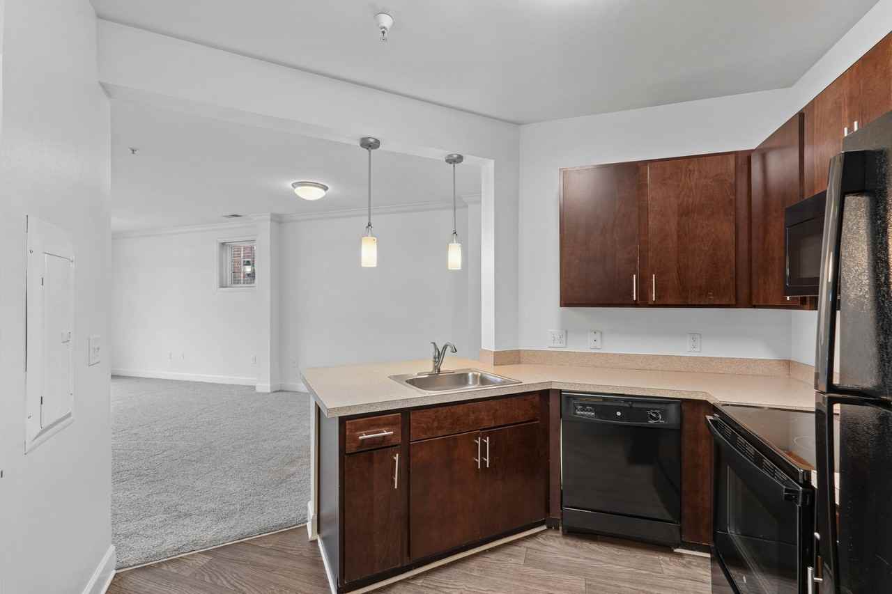 The Nines at Gleneagles Apartments - Photo 7 of 20