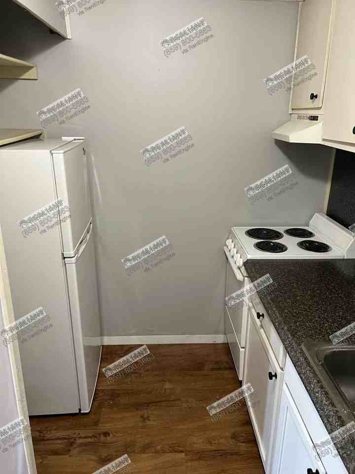 102 Amhurst Drive - Photo 4 of 6