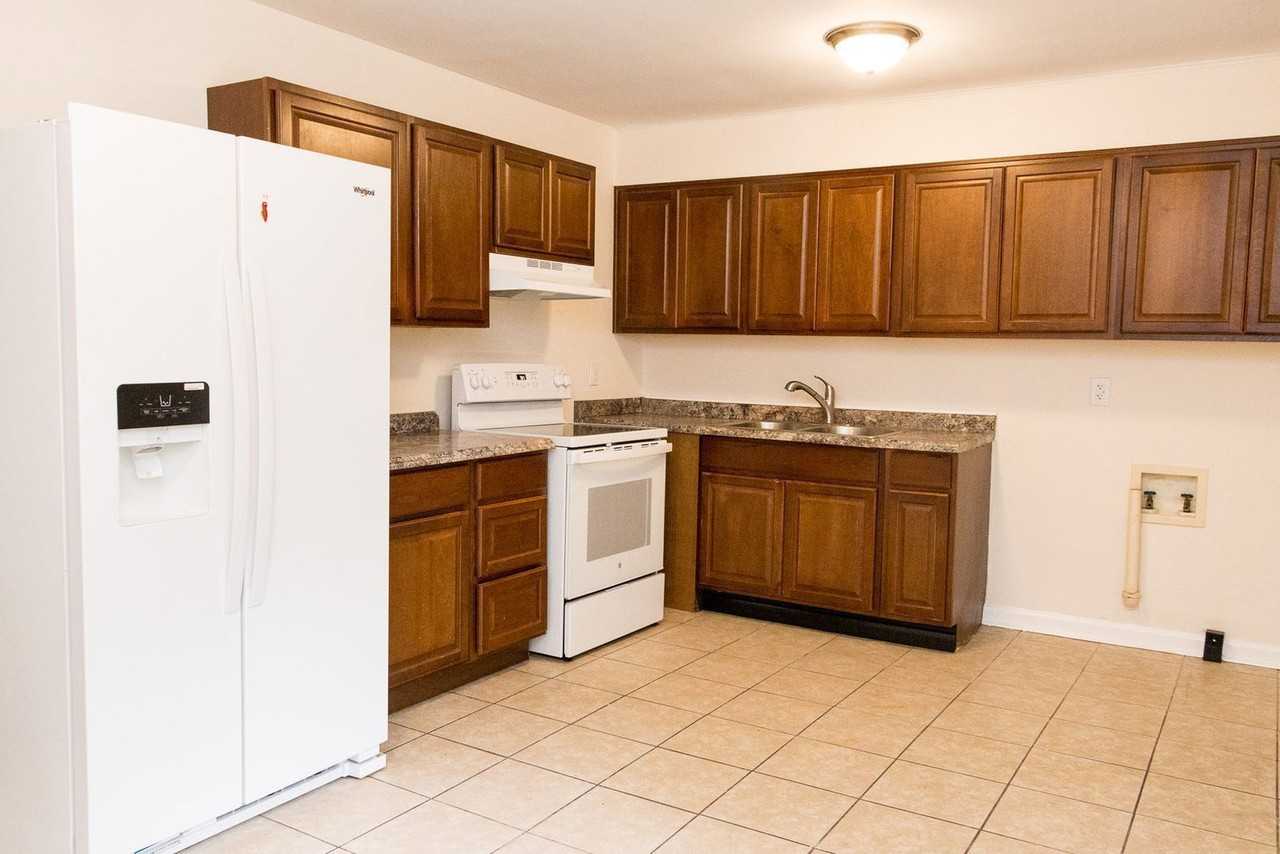 2410 Hickory Valley Rd #2410 - Photo 5 of 16