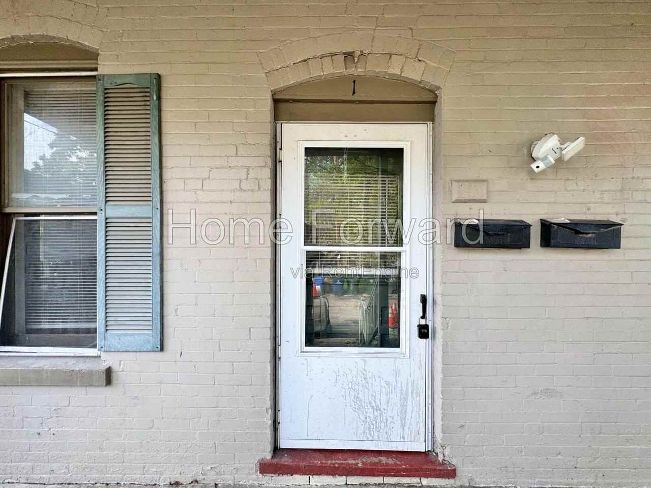 110 Hagerman Ct - Photo 2 of 21