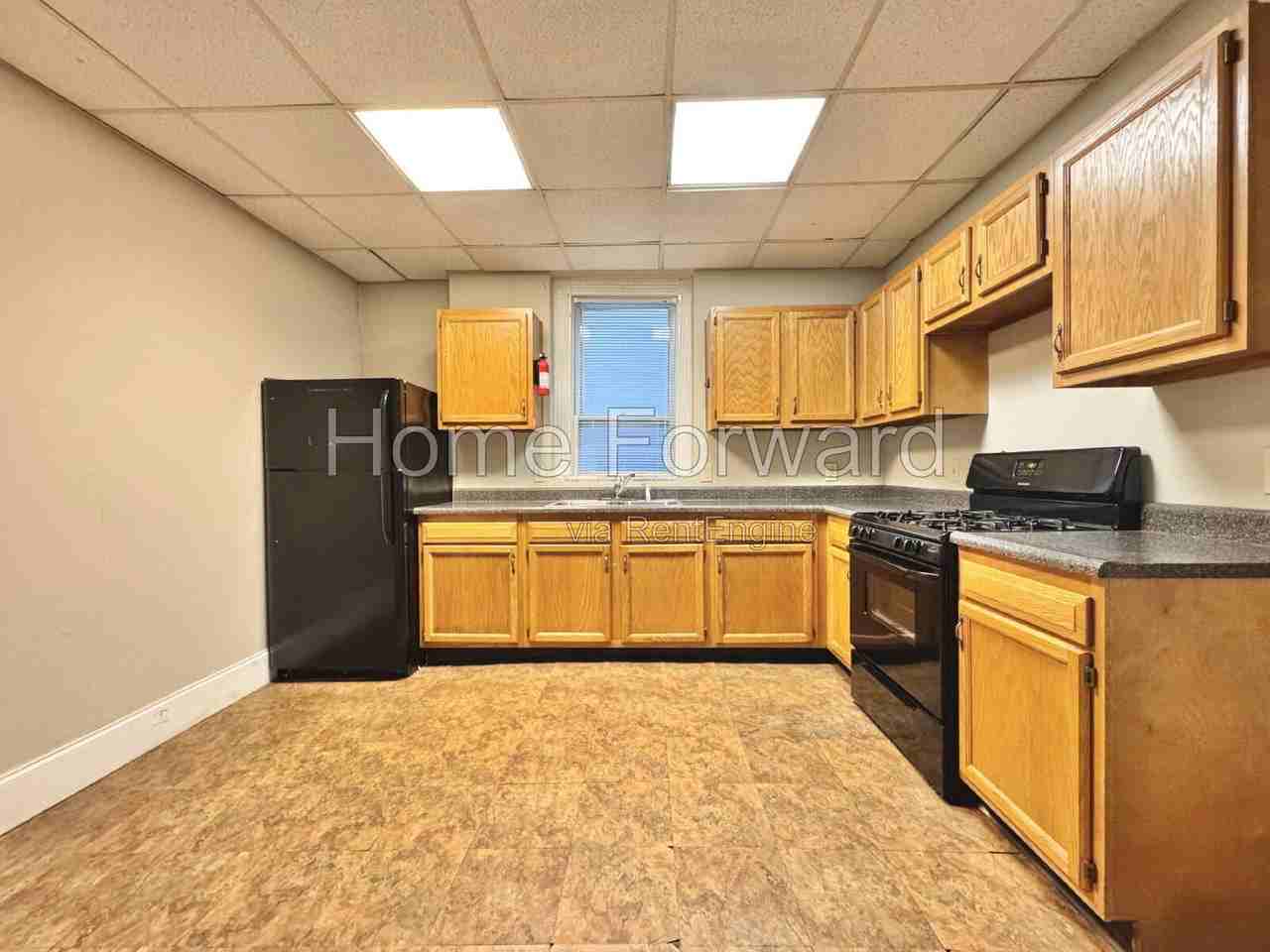 110 Hagerman Ct - Photo 5 of 21