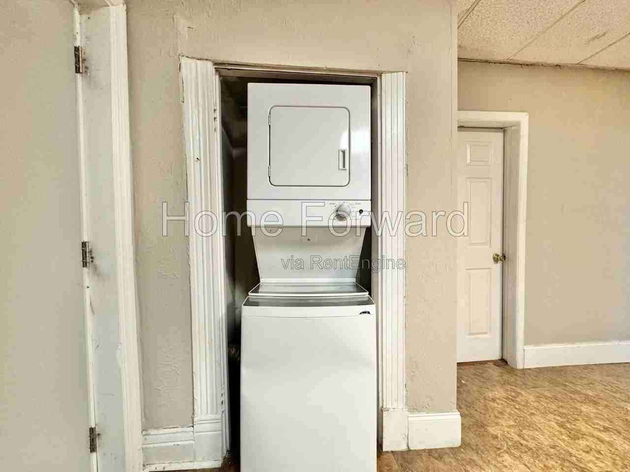 110 Hagerman Ct - Photo 6 of 21