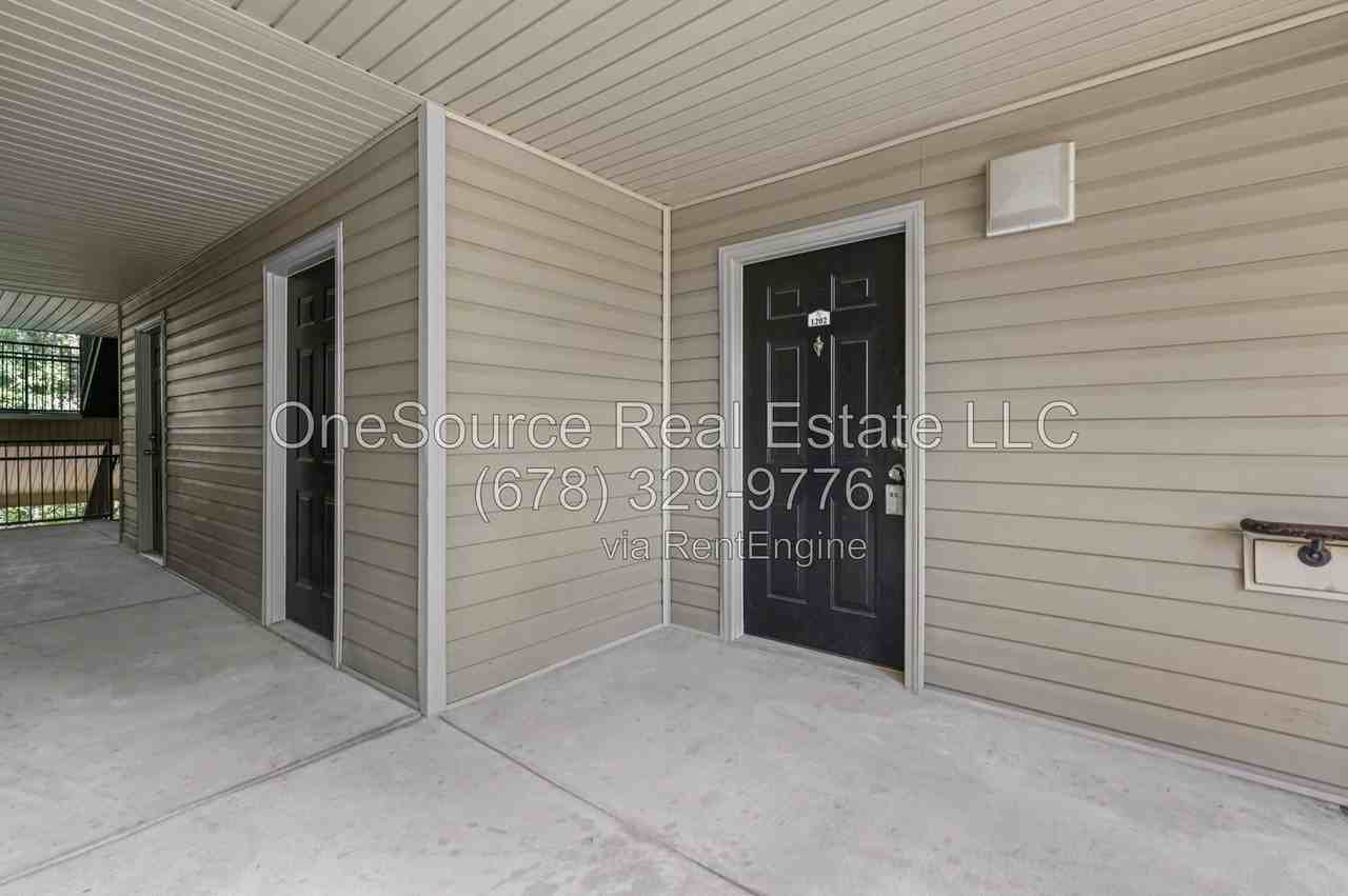 1202 Fairington Club Dr - Photo 3 of 50