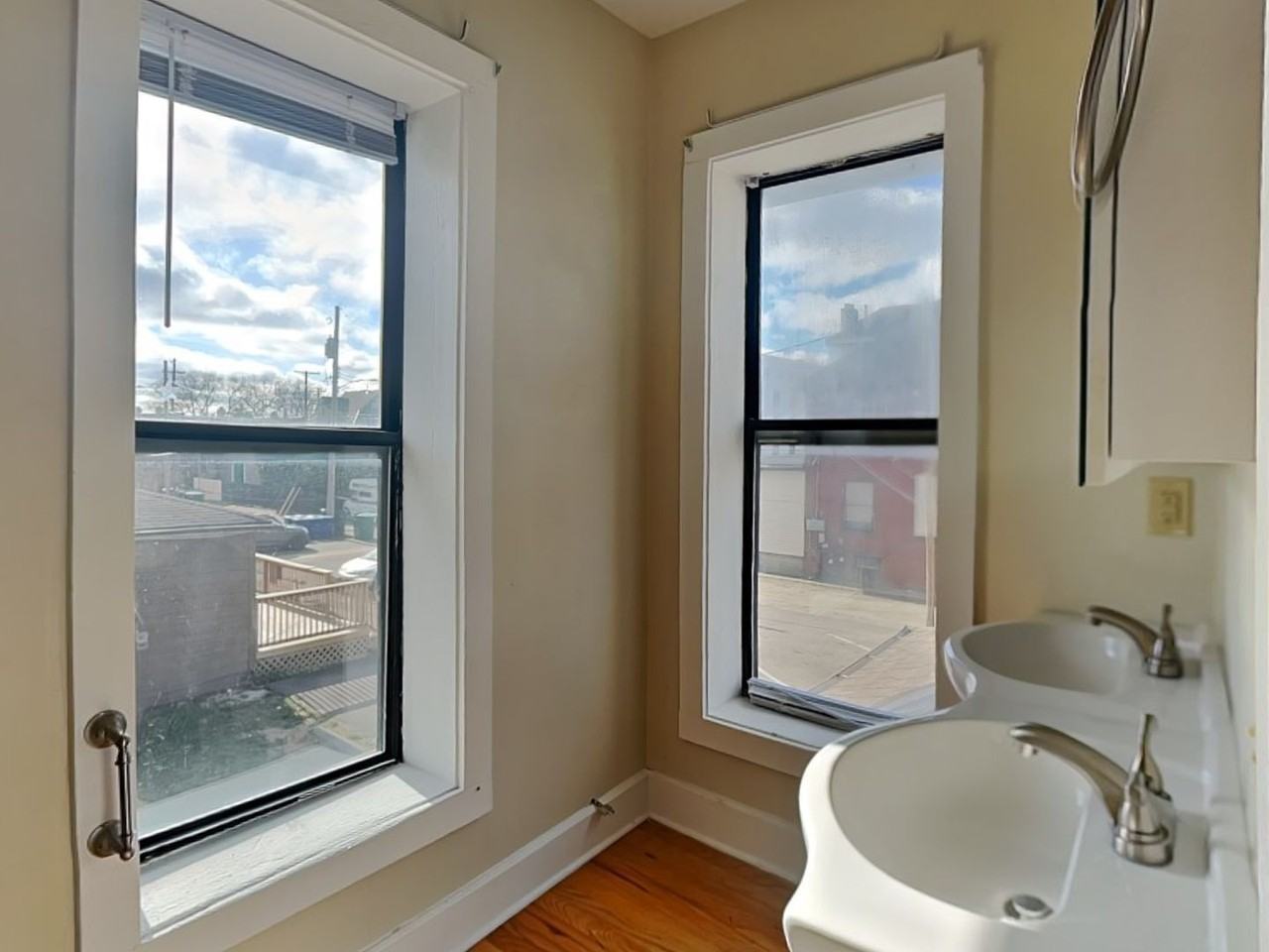 1391 Indianola Ave - Photo 6 of 14