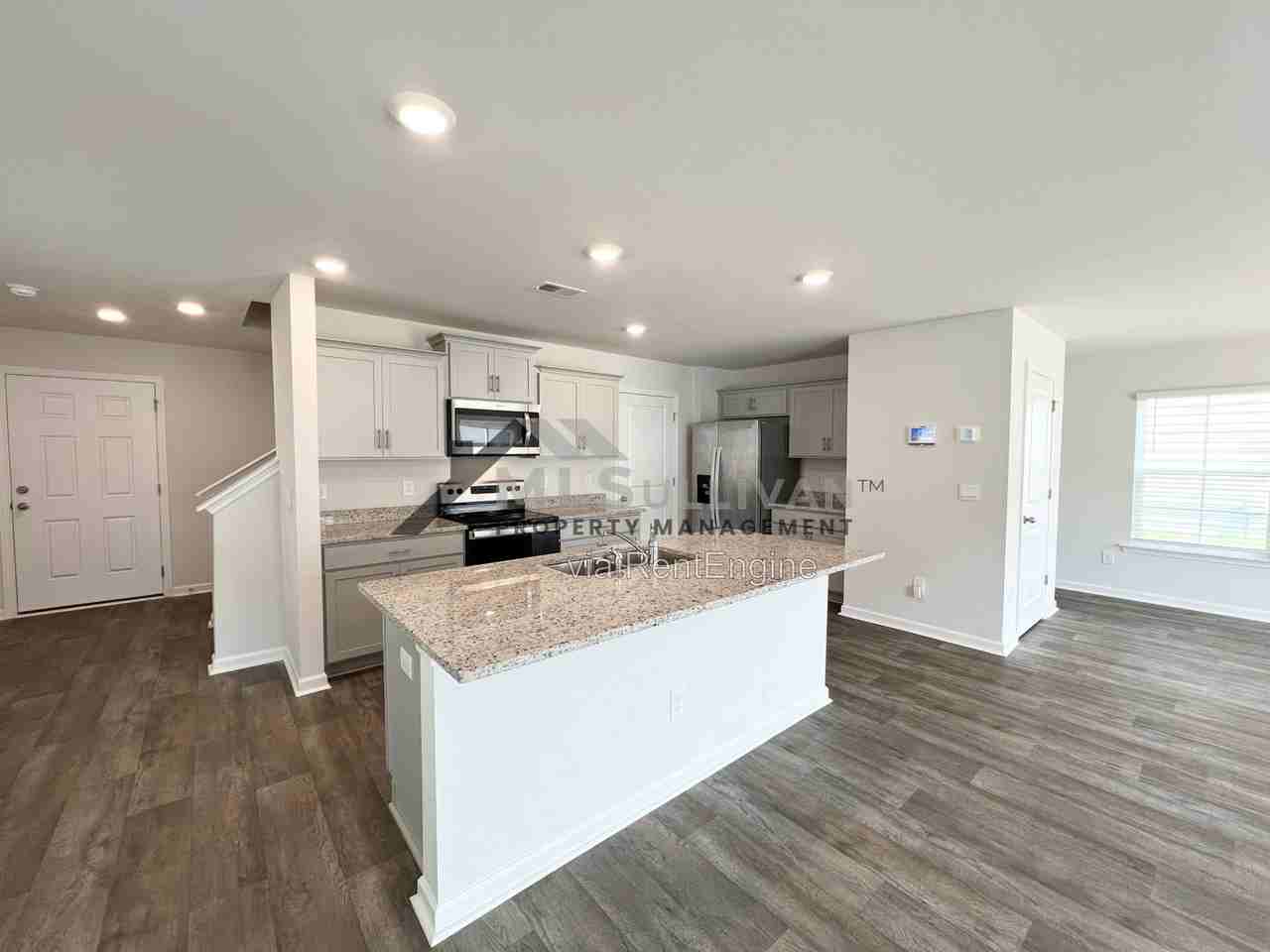 2932 Egert Dr - Photo 7 of 43