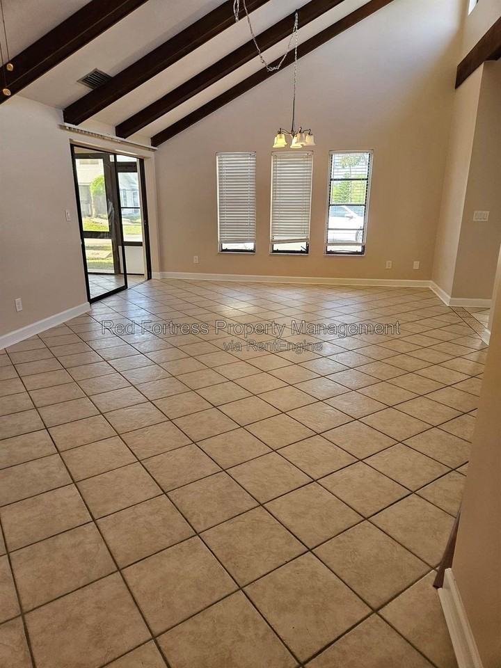 17020 Golfside Cir #103 - Photo 3 of 10
