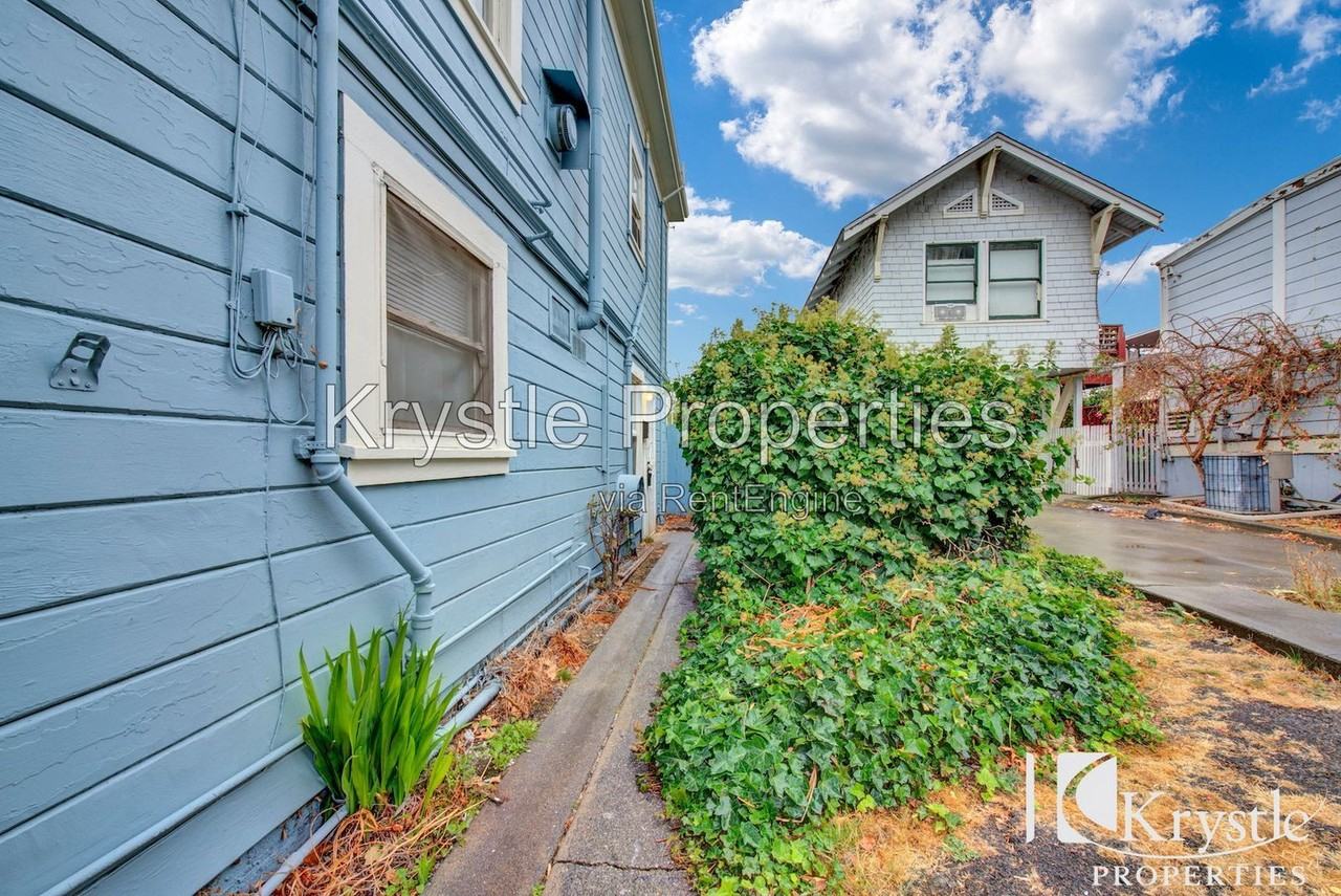 825 Louisiana St #B - Photo 7 of 12