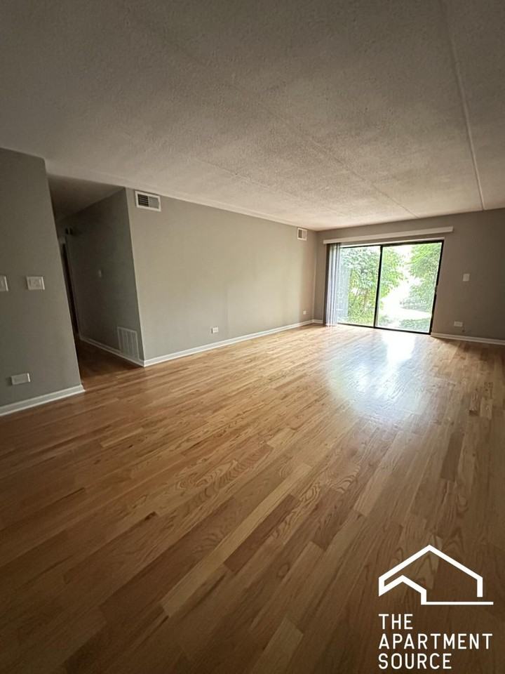 525 N Quentin Rd #414 - Photo 2 of 12