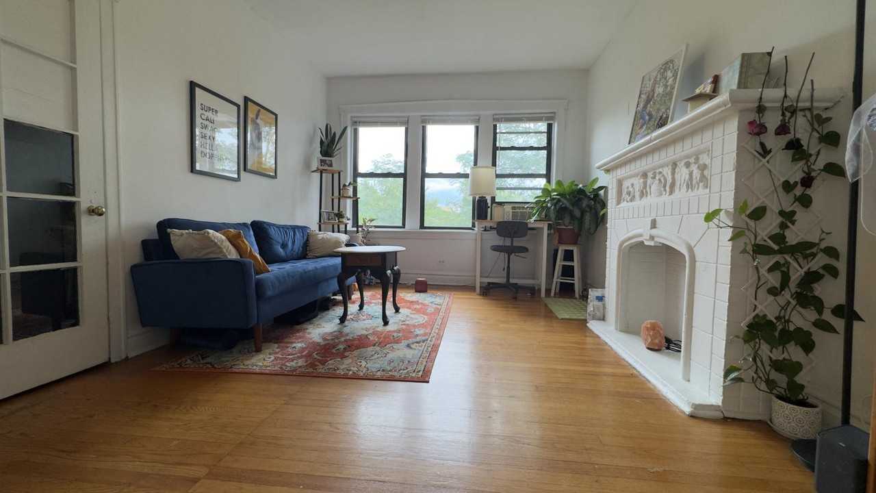 2921 W Mclean Ave #3 - Photo 2 of 12
