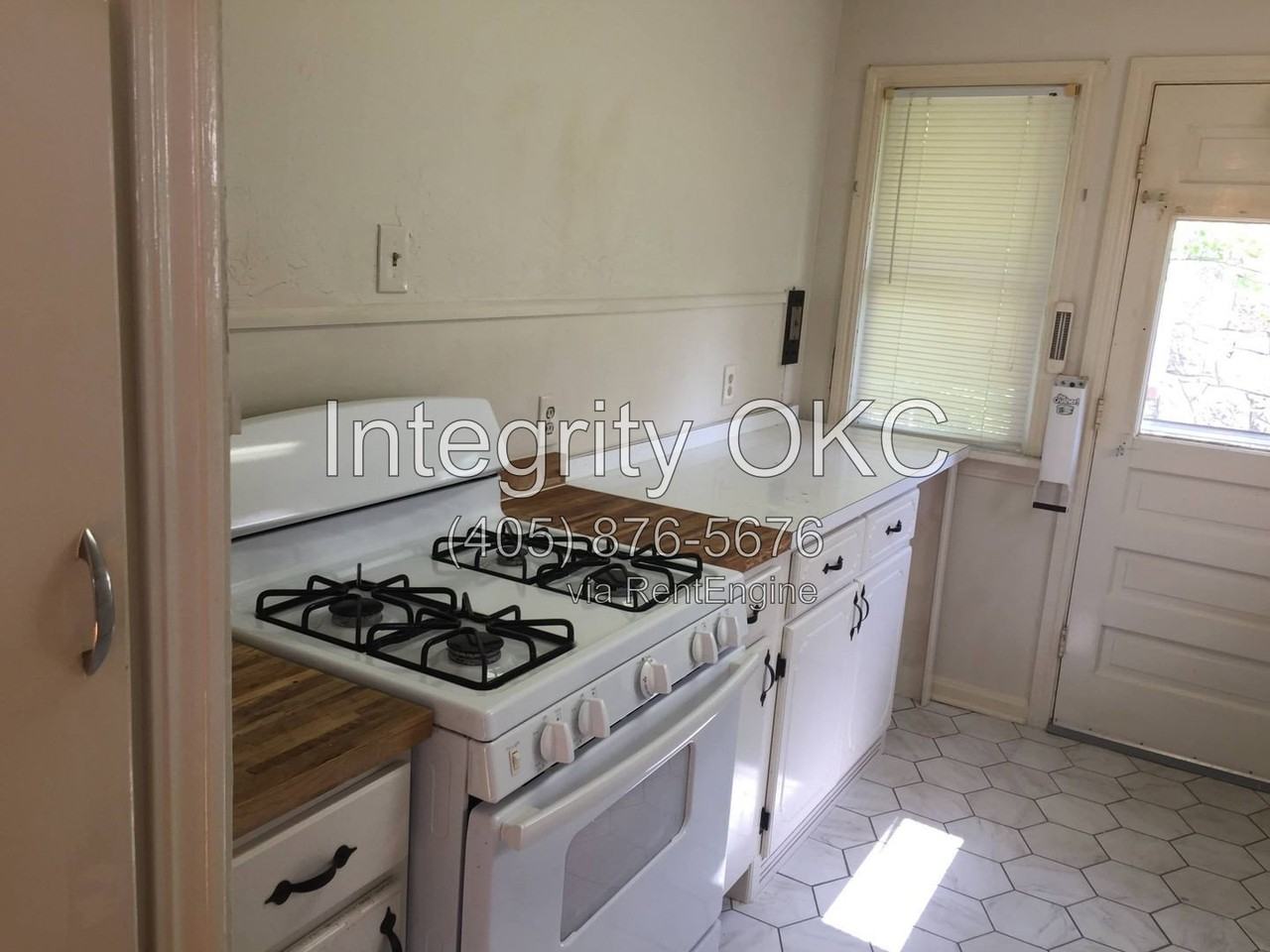 3700 N Drexel Blvd - Photo 3 of 25
