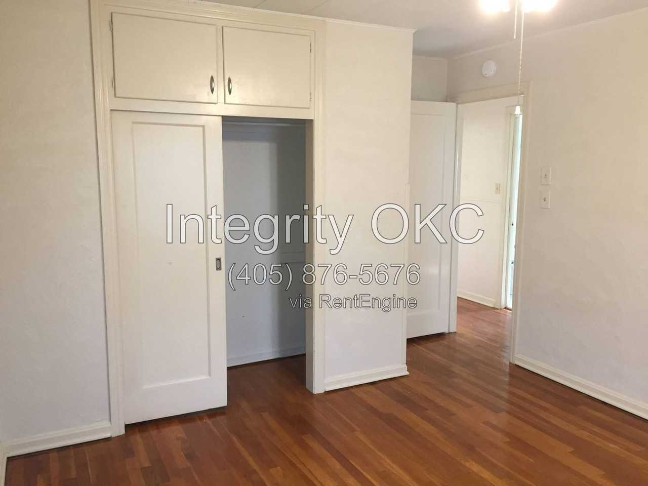 3700 N Drexel Blvd - Photo 4 of 25
