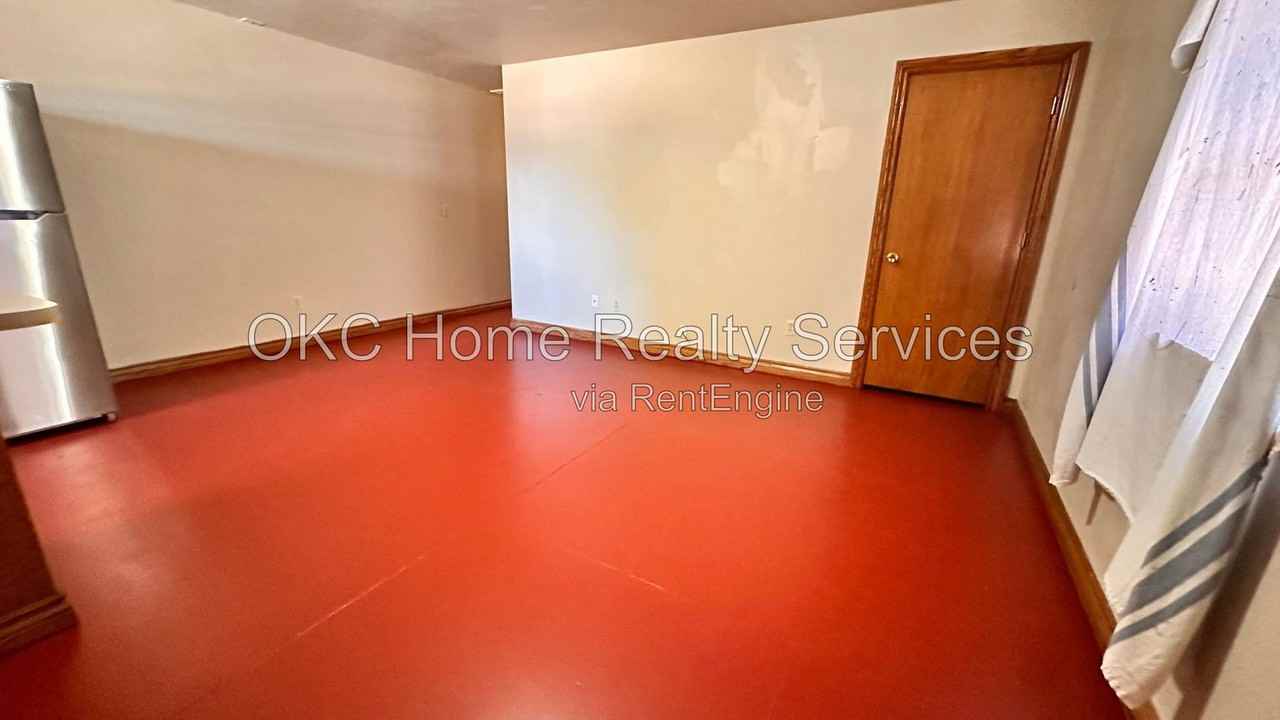 2840 Nw 11th St - Photo 2 of 17