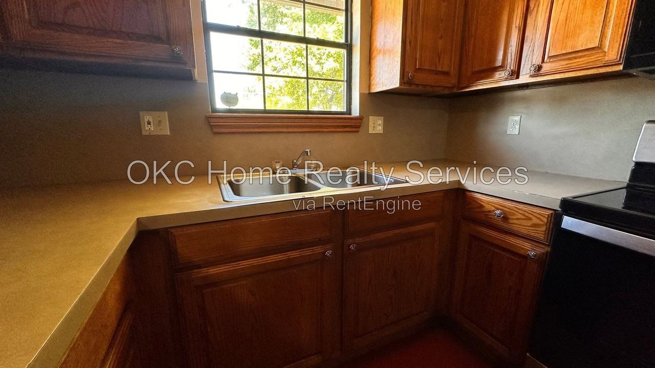 2840 Nw 11th St - Photo 5 of 17