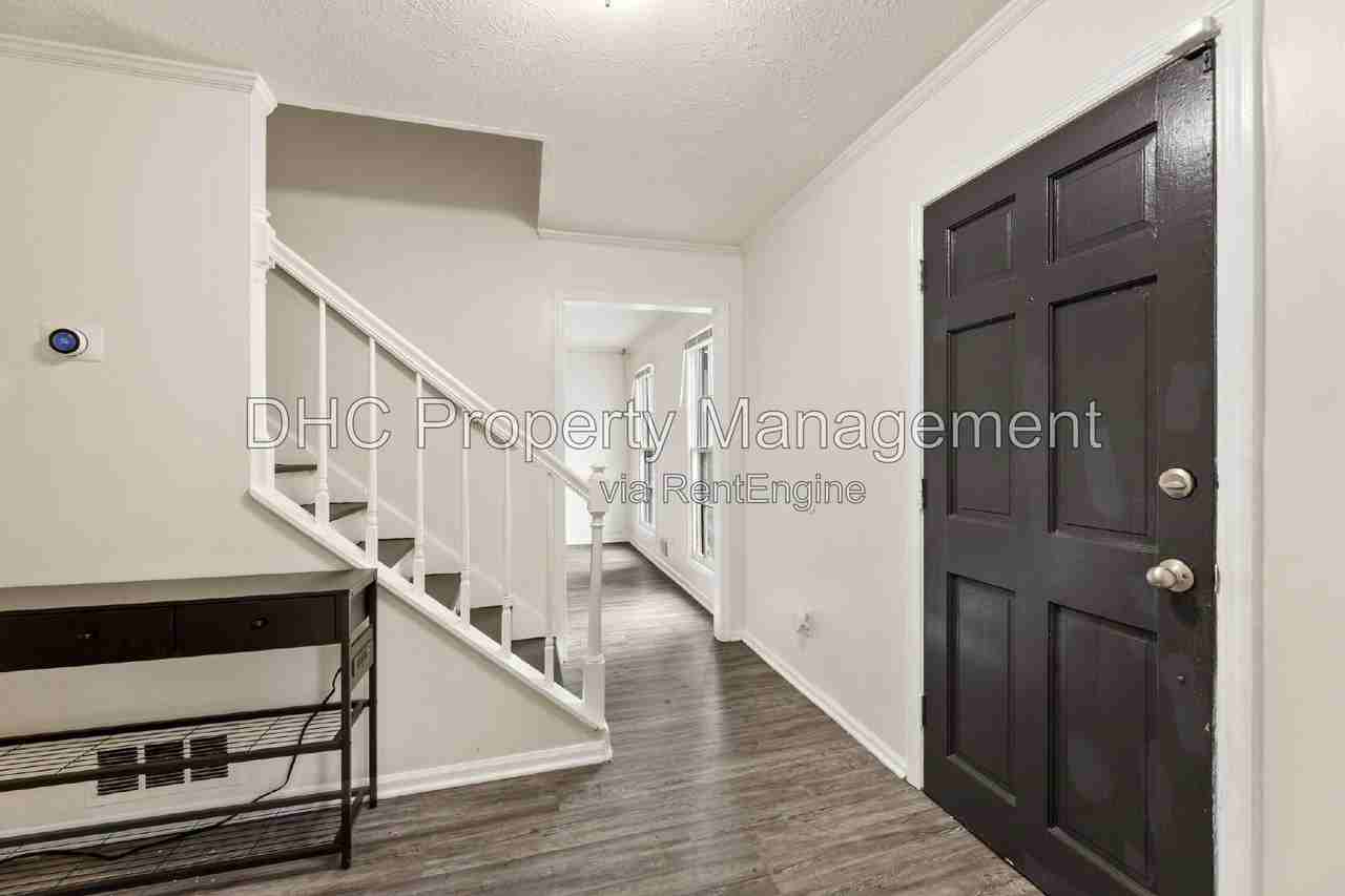 652 Bantry Ln - Photo 2 of 16