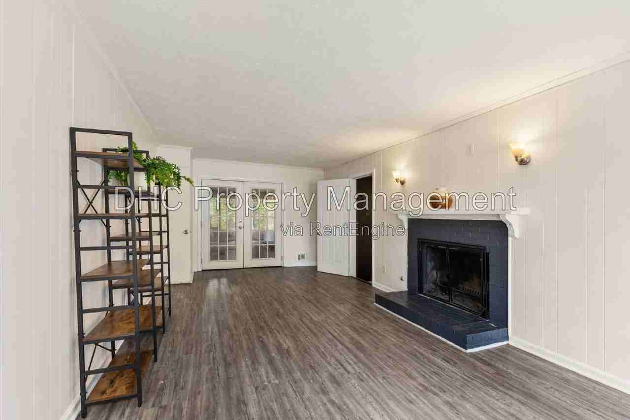 652 Bantry Ln - Photo 5 of 16