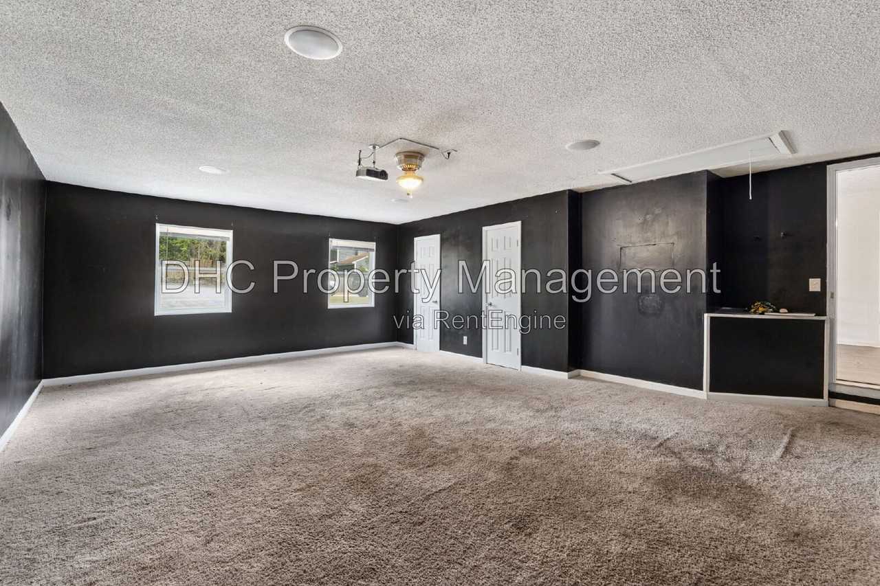 652 Bantry Ln - Photo 6 of 16