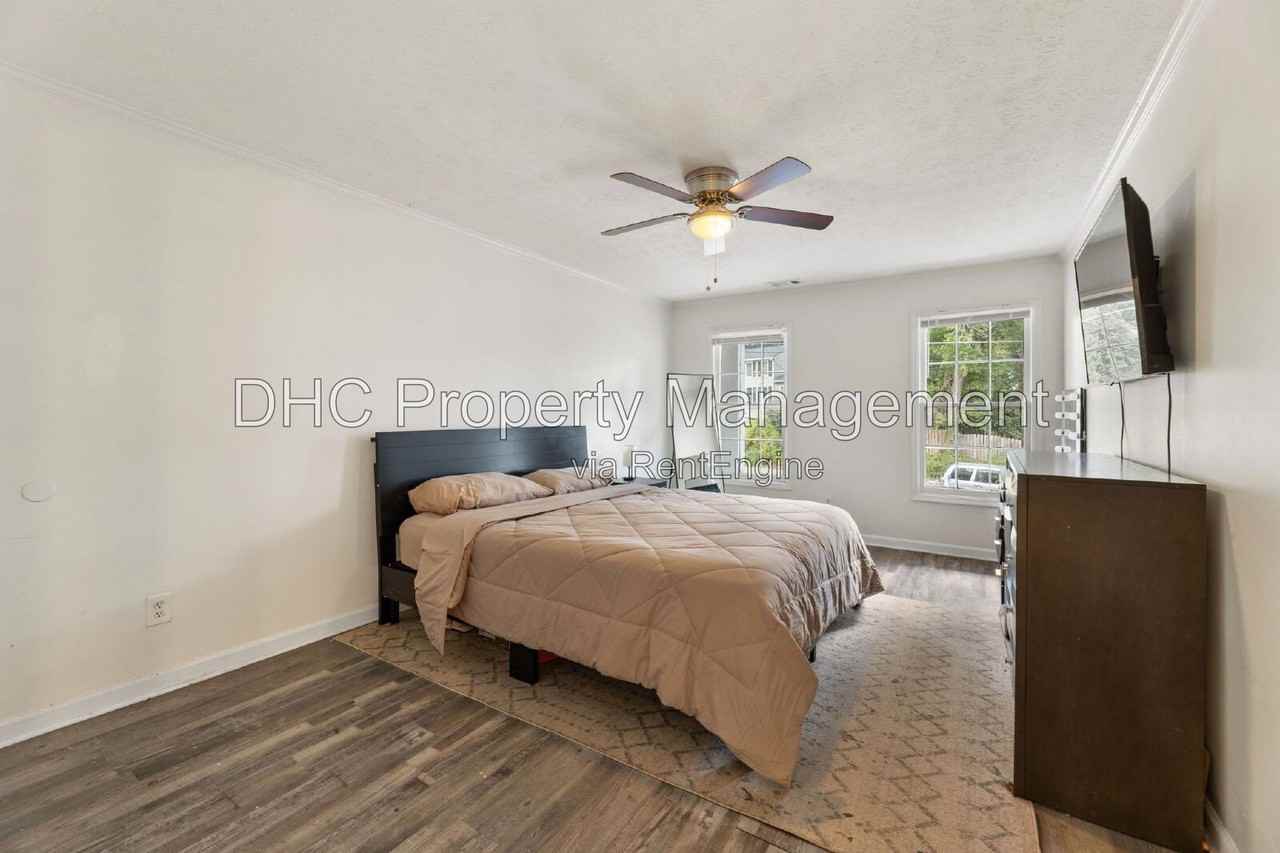 652 Bantry Ln - Photo 7 of 16