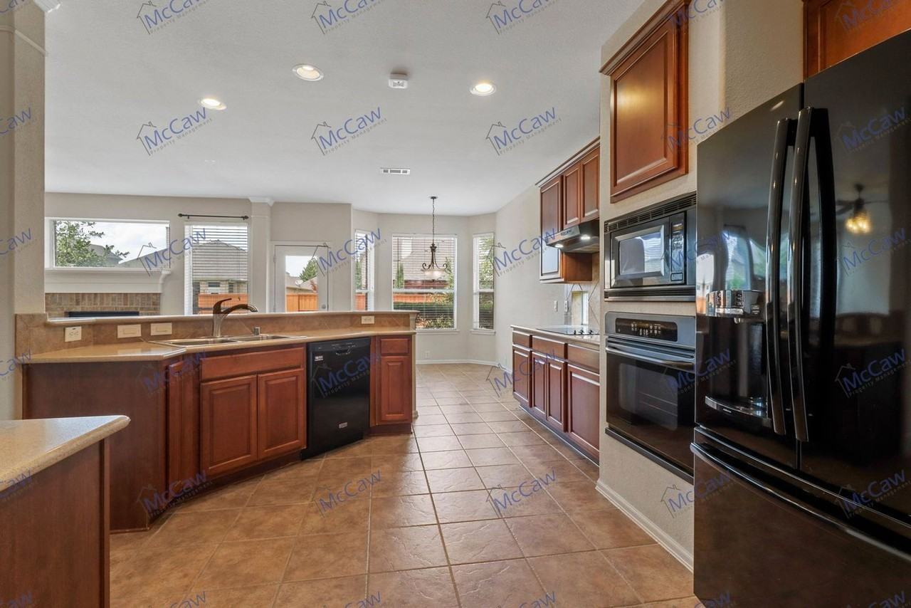 2812 S Serrano - Photo 4 of 19