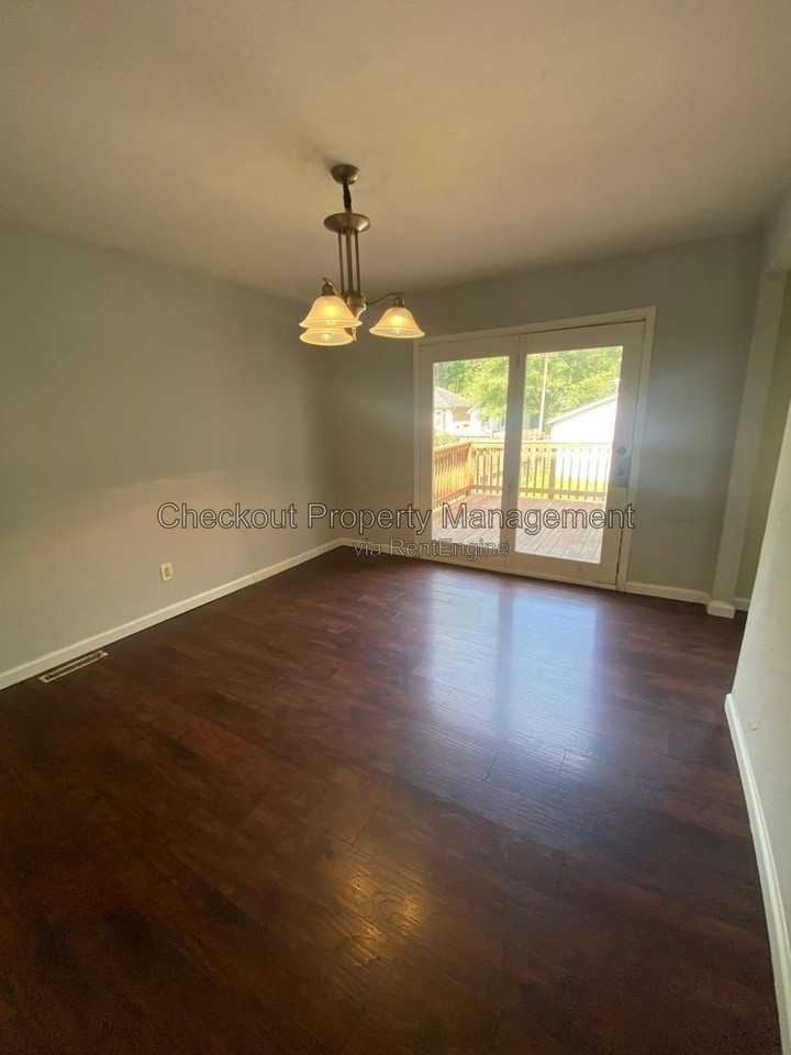 3985 Schiller Pl - Photo 5 of 12