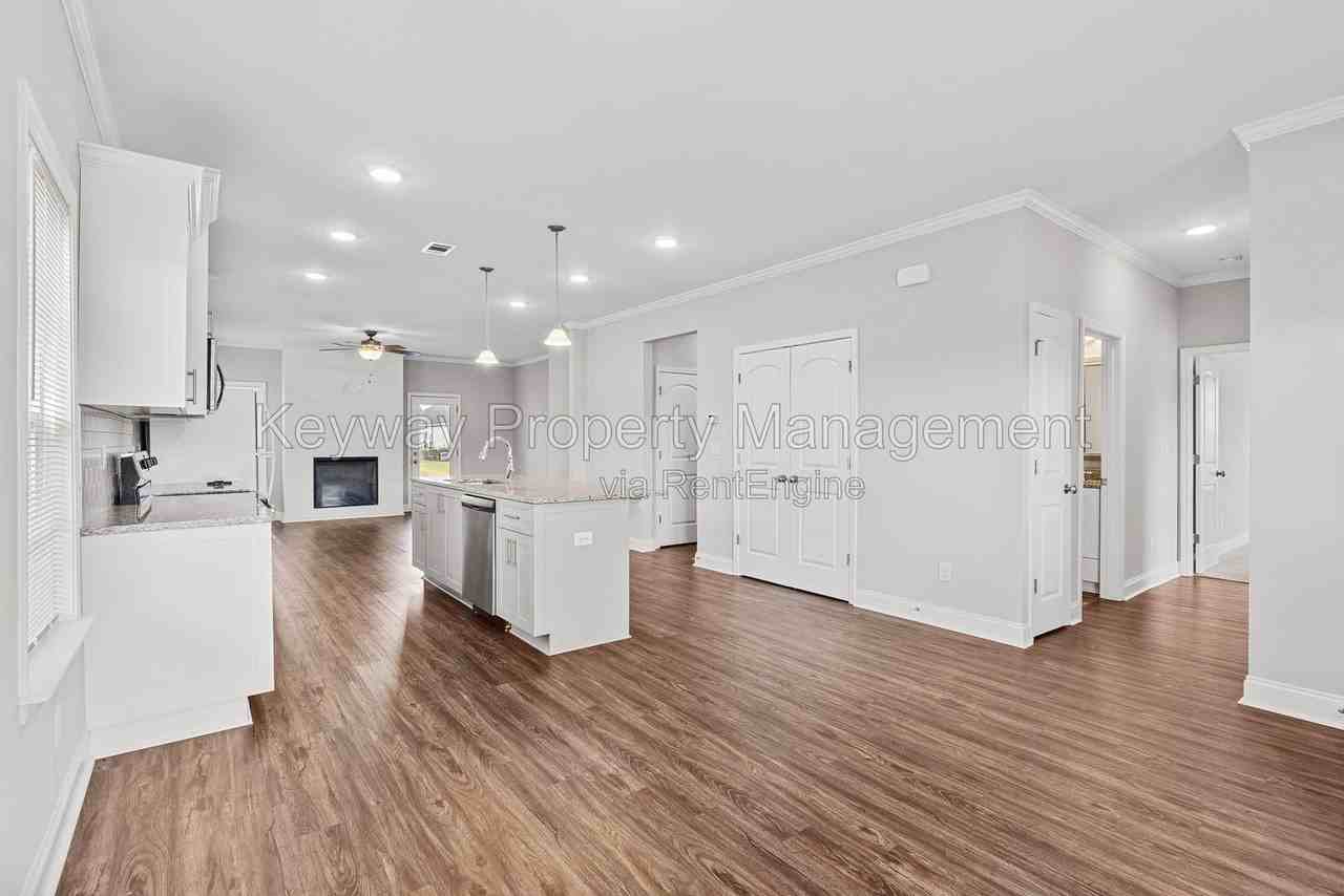 214 Andrews Ln - Photo 5 of 23