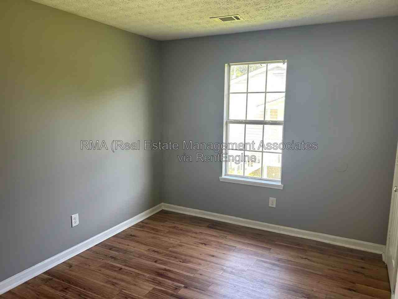 816 Lane St - Photo 3 of 8