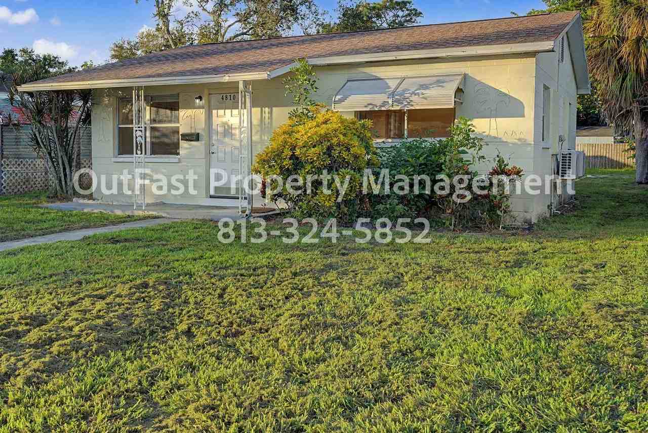 4810 Haines Rd N - Photo 4 of 47
