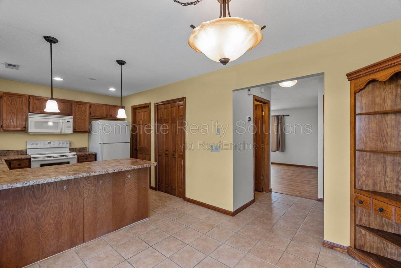 254 Carmel Woods Dr - Photo 4 of 40