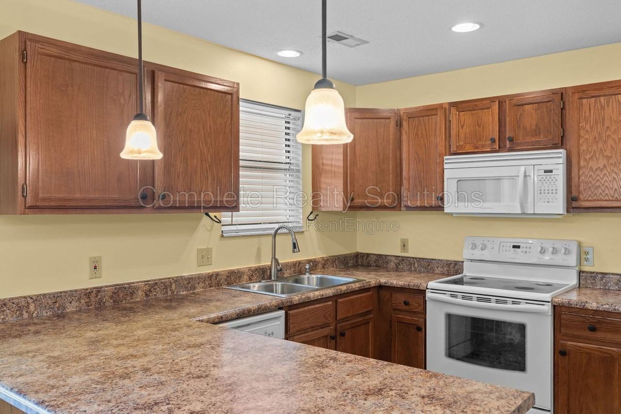 254 Carmel Woods Dr - Photo 5 of 40
