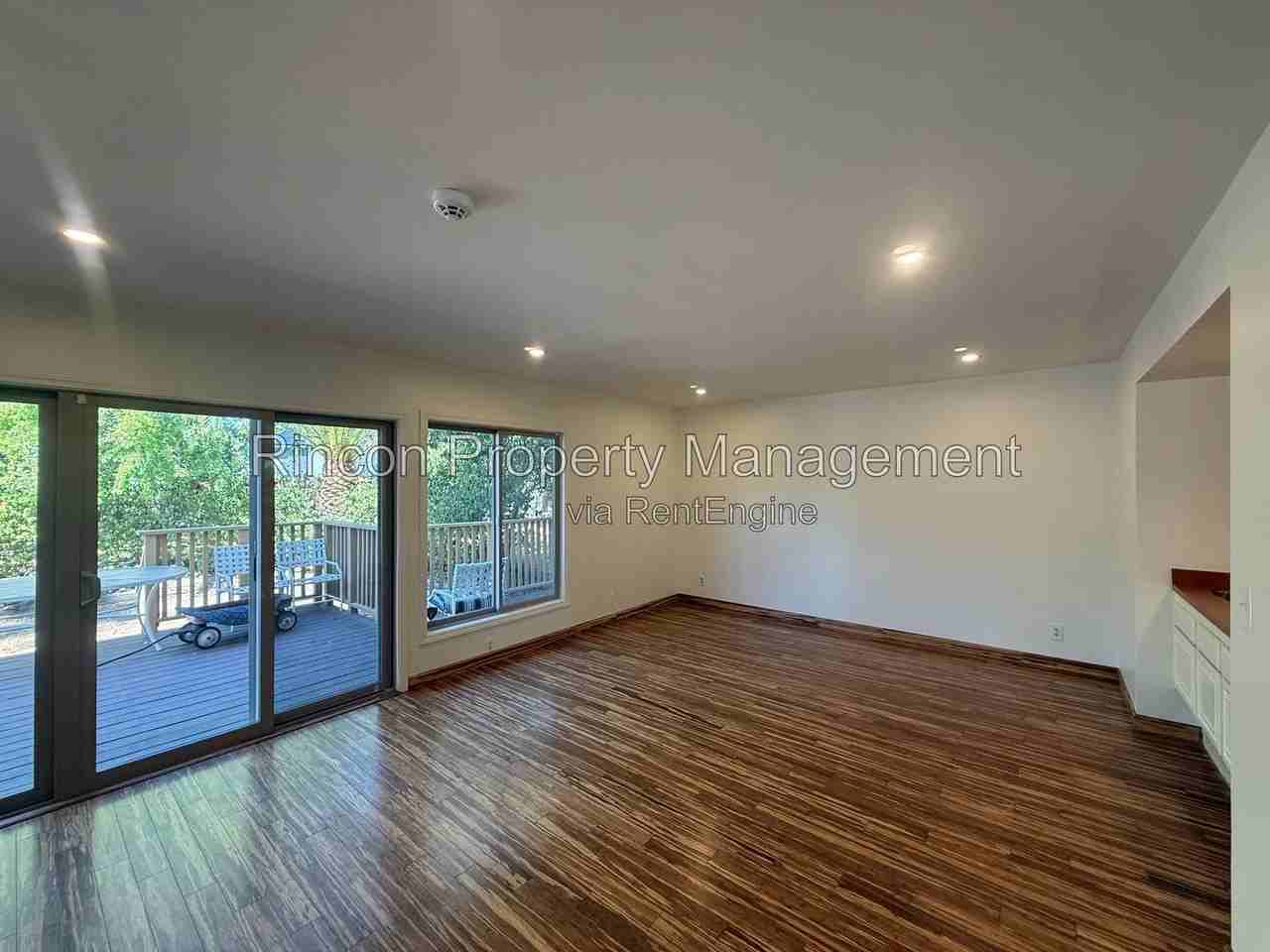 401 Golden West Ave - Photo 4 of 27