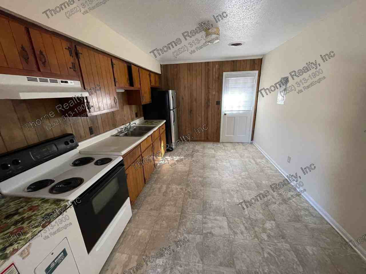 522 Magnolia Dr - Photo 3 of 13