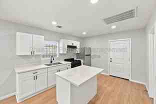 2903 Burkett St - Photo 1 of 1