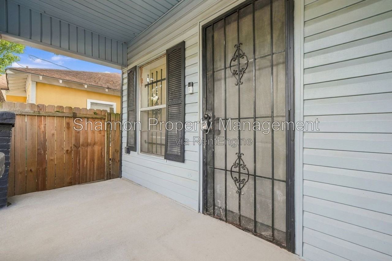 2903 Burkett St - Photo 7 of 34
