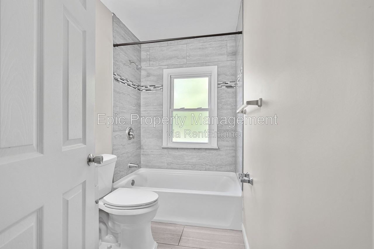 13748 Helen St - Photo 5 of 14