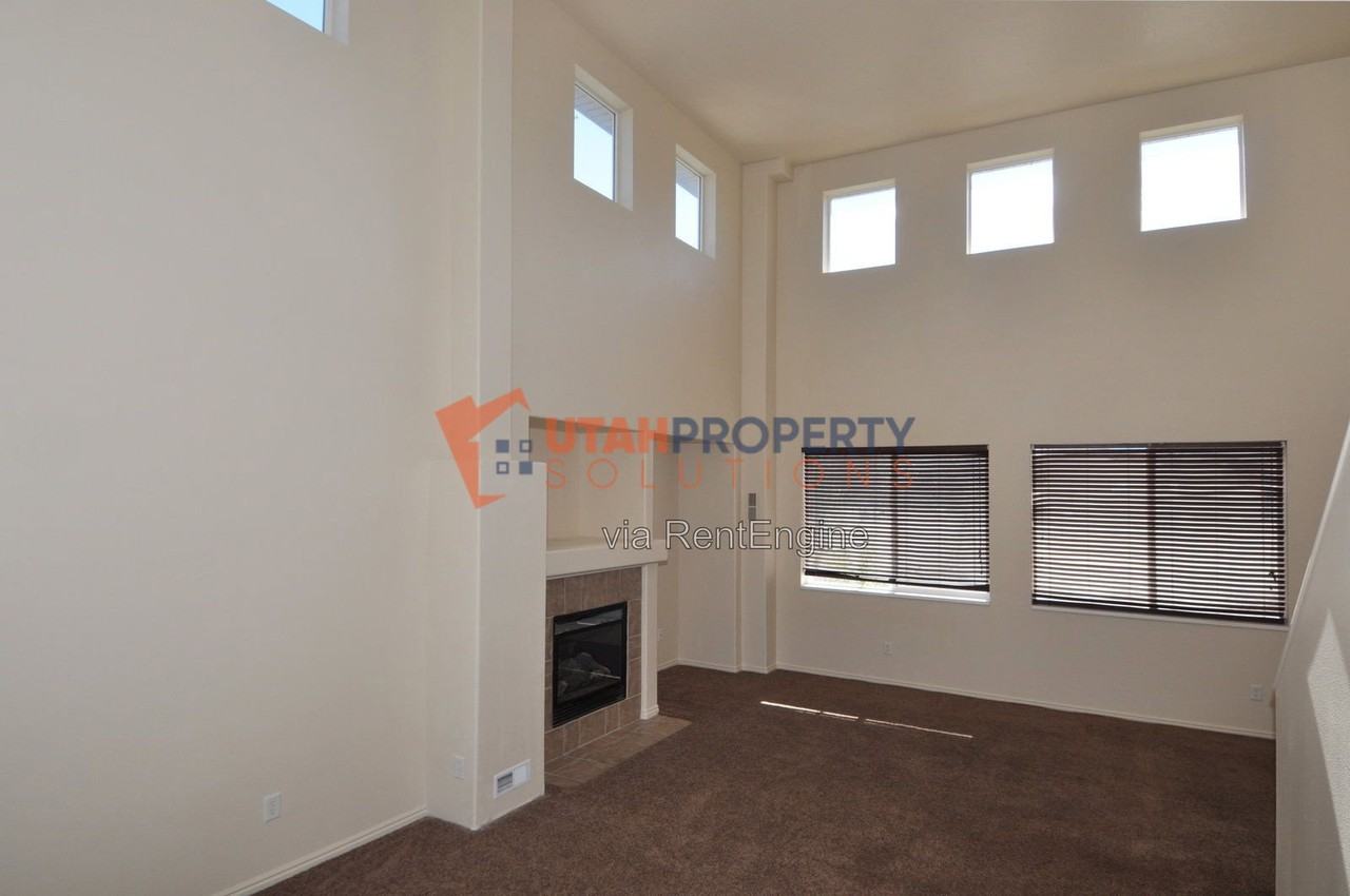 6706 S Chiswick Ct - Photo 6 of 24