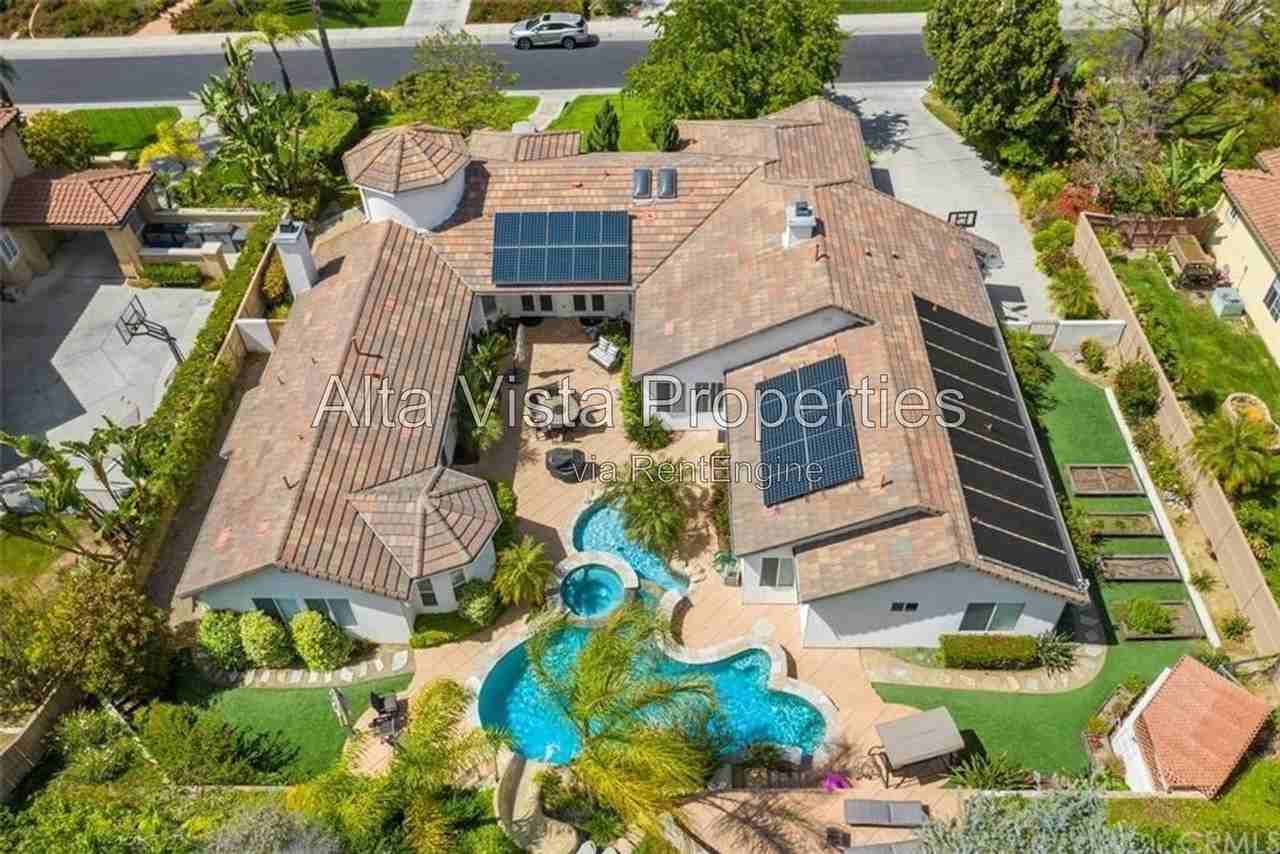 9129 White Alder Ct