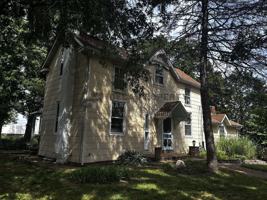 featured image of 9901 Arthur Ln