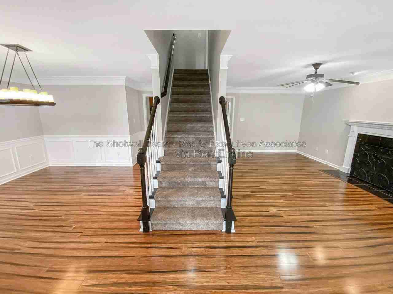 3312 Maple Valley Ln - Photo 2 of 19