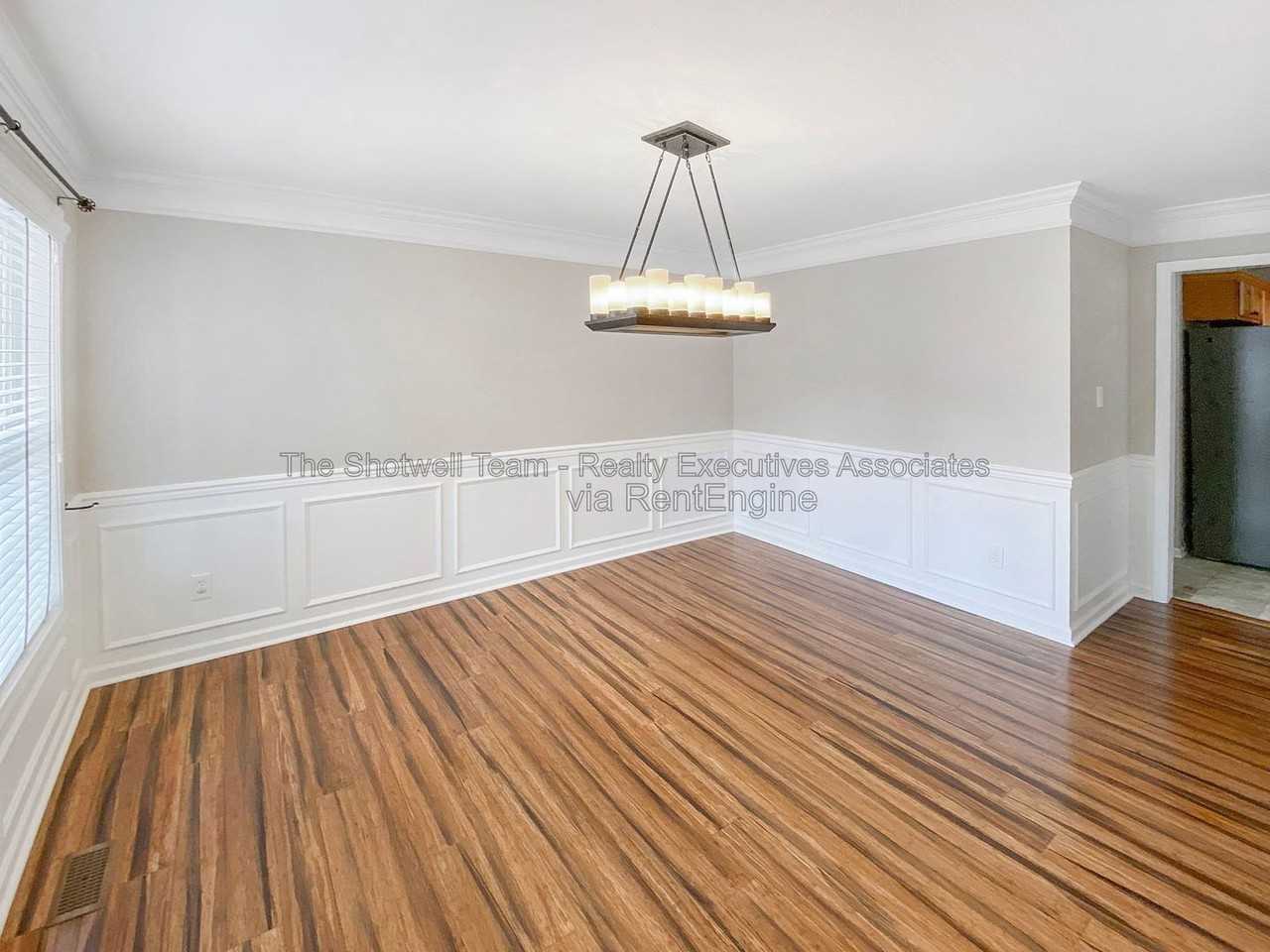3312 Maple Valley Ln - Photo 4 of 19