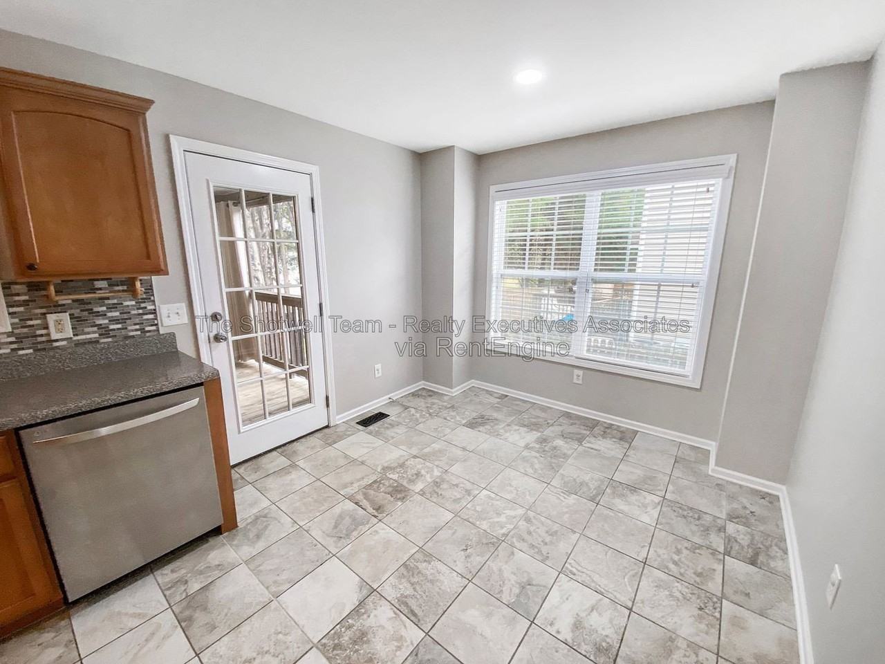 3312 Maple Valley Ln - Photo 7 of 19