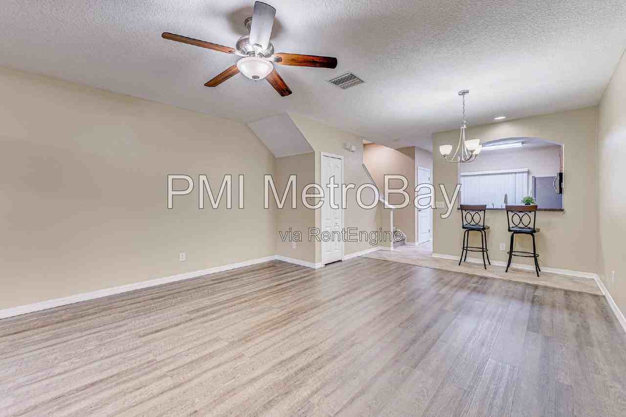 15706 Fishhawk Falls Dr - Photo 3 of 50
