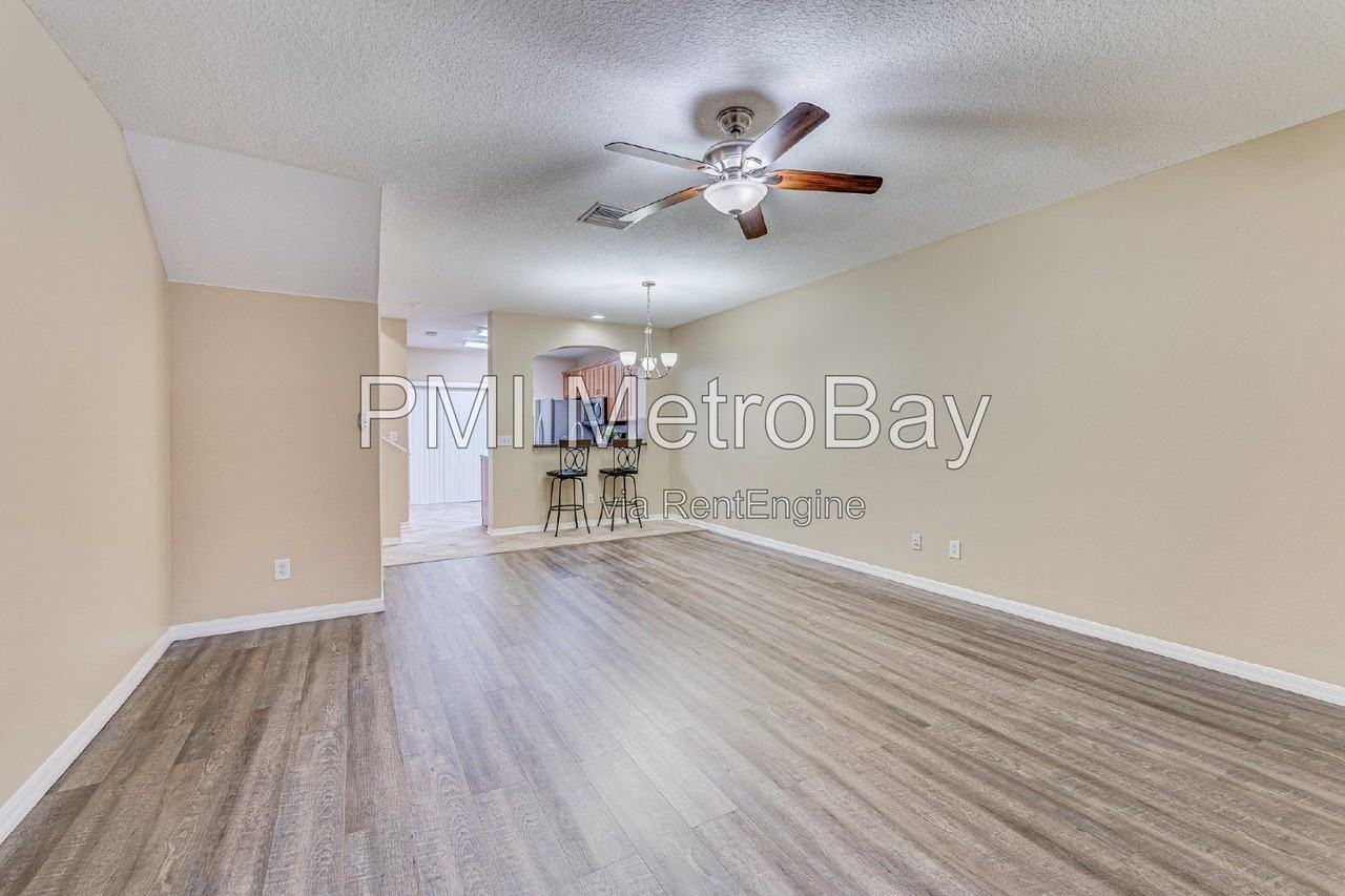 15706 Fishhawk Falls Dr - Photo 4 of 50