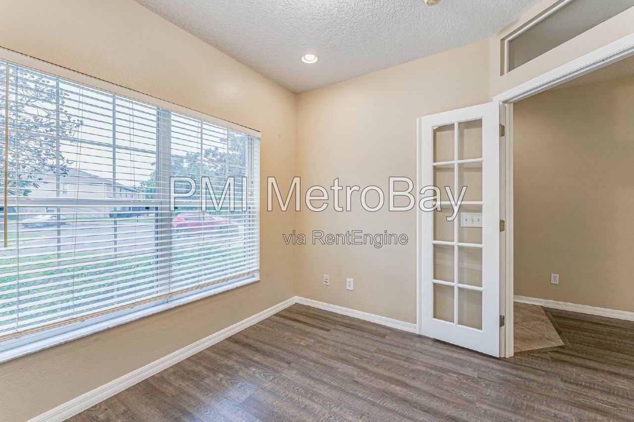 15706 Fishhawk Falls Dr - Photo 5 of 50