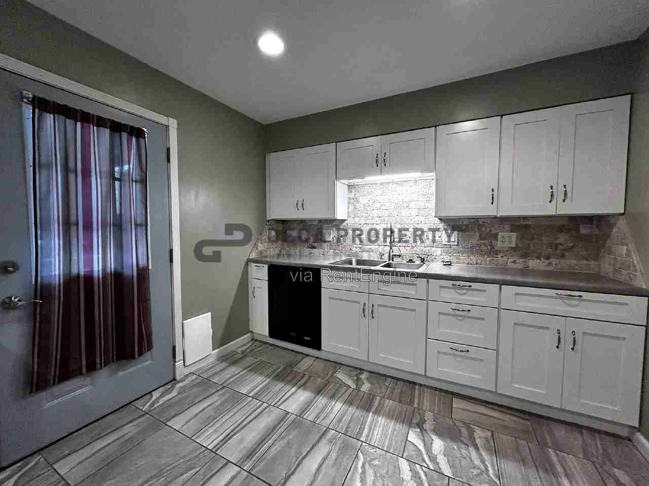 2166 Bryan Dr - Photo 4 of 20
