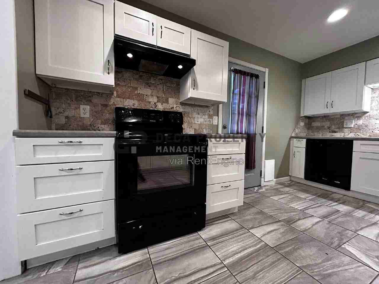 2166 Bryan Dr - Photo 5 of 20