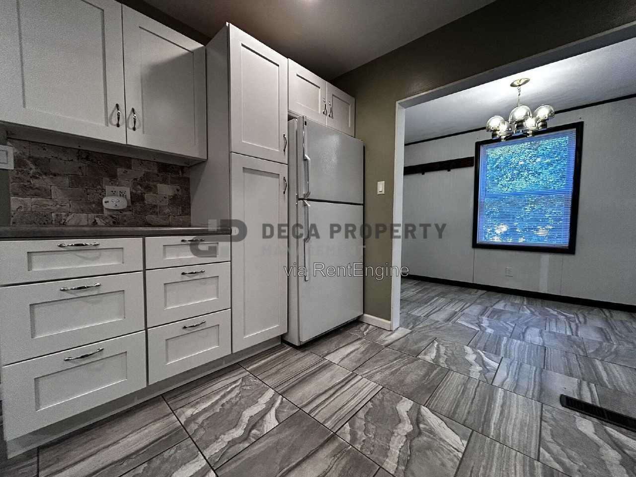 2166 Bryan Dr - Photo 6 of 20