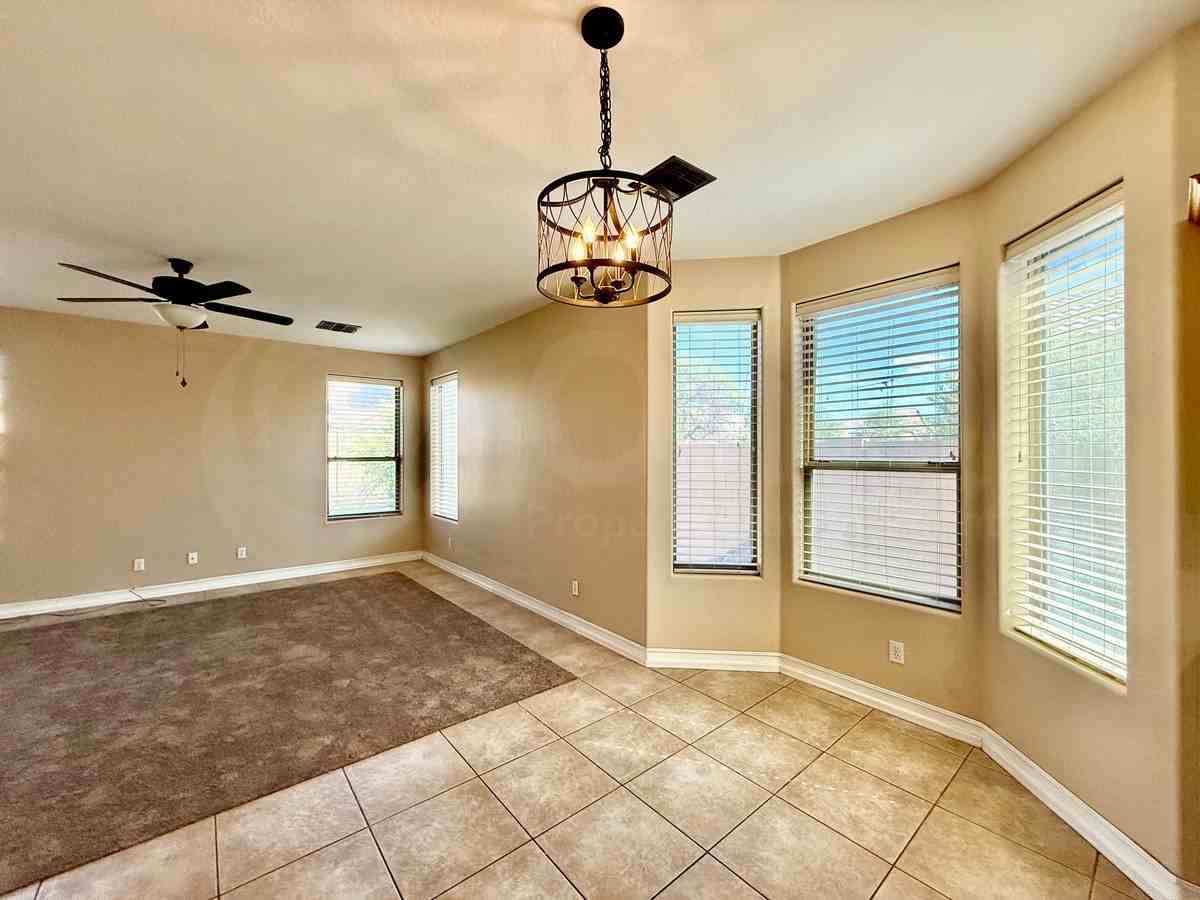 6611 S 25th Dr - Photo 6 of 30