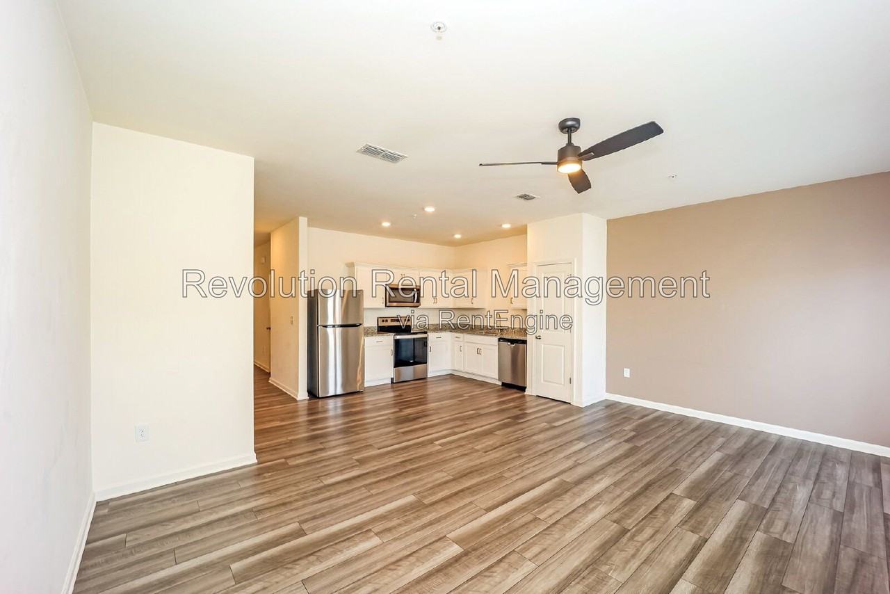 544 Magnolia Cir - Photo 4 of 34