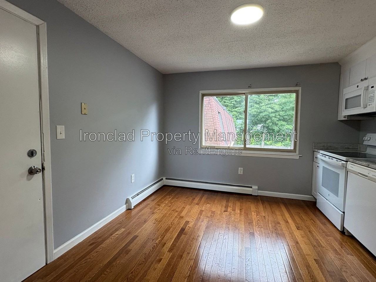 826 Pine St #5 - Photo 3 of 22